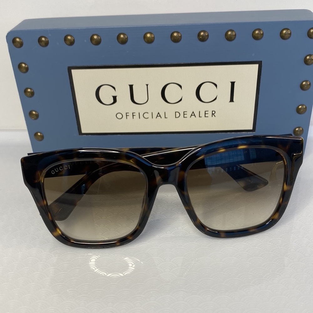 Gucci Sexy Blue and Brown Lens Sunglasse - Picture 8 of 16